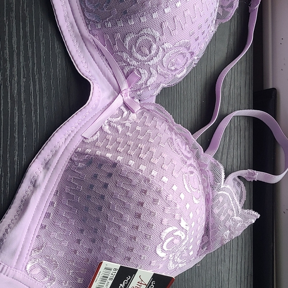 Wireless bra. 3/$15. Bundle and save - Picture 1 of 3